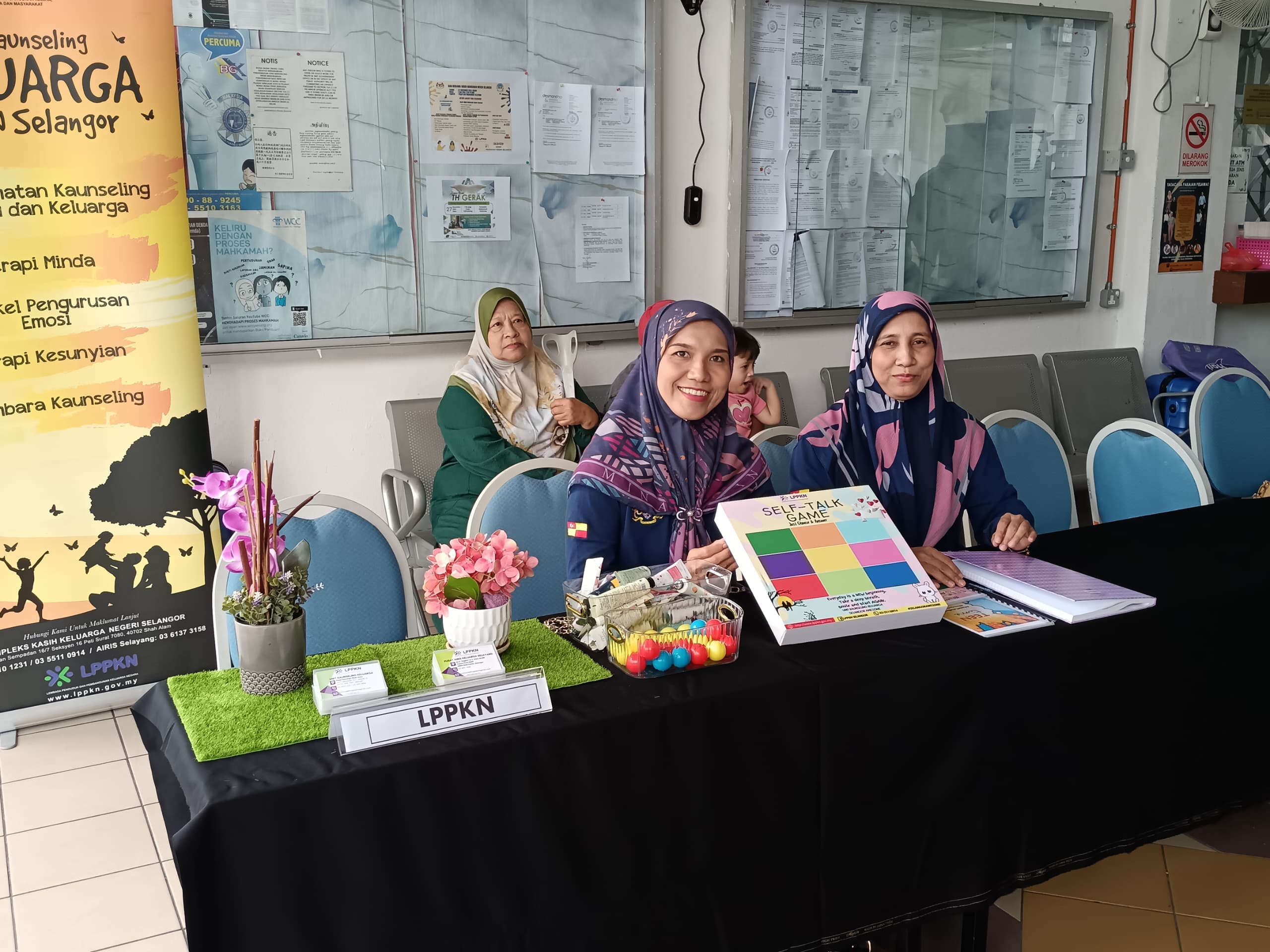 HARI BERSAMA AKRAB