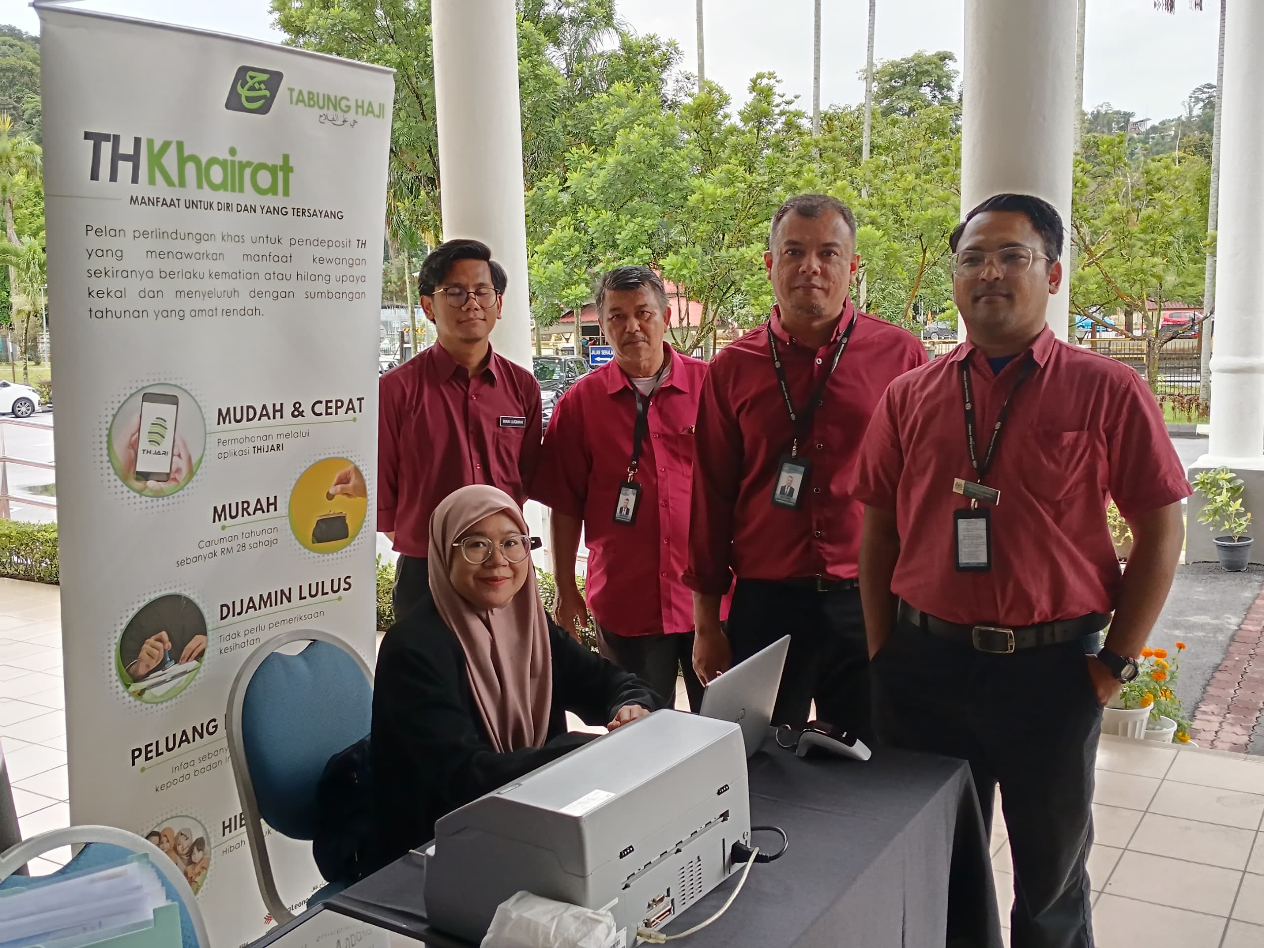 HARI BERSAMA AKRAB