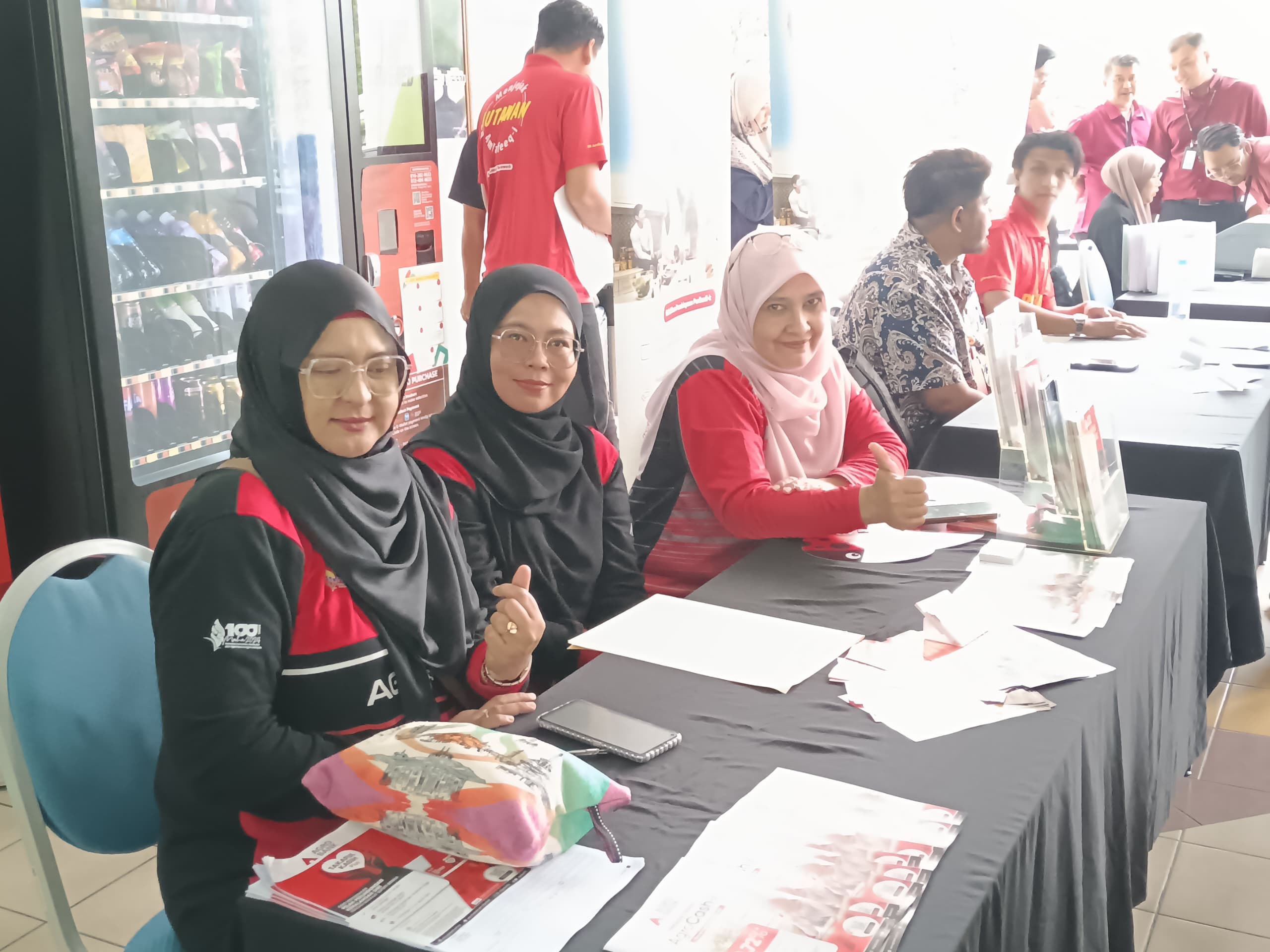 HARI BERSAMA AKRAB